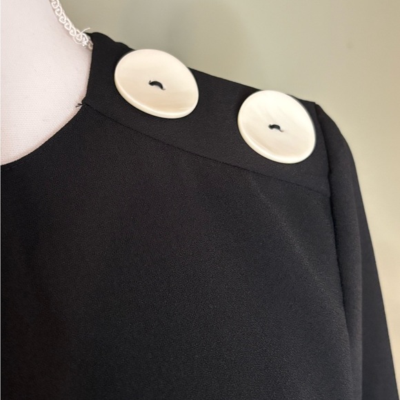 Zara Black Blouse w/ White Trim & Button Detail. Size XS NWT - Picture 2 of 15